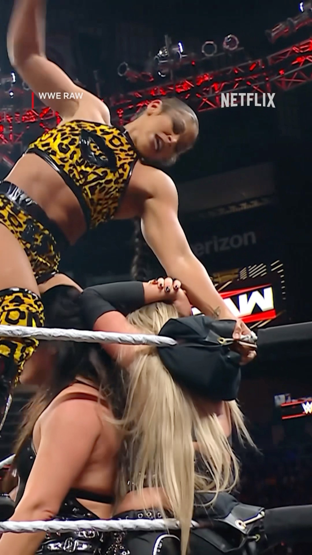 ขั้นกว่าของคำว่า ‘หยุมหัว’ #WWE #WWERaw #RAWonNetflix #NetflixThailand